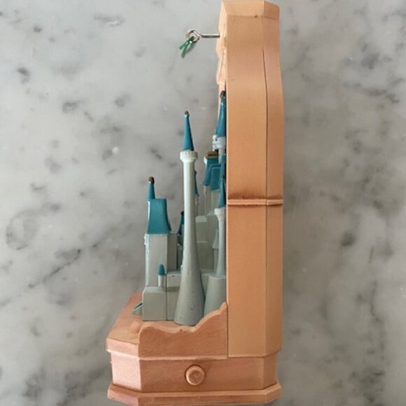 HALLMARK Cinderella's Castle 2013 Keepsake Disney Ornament Magic Light S… - Picture 8 of 16